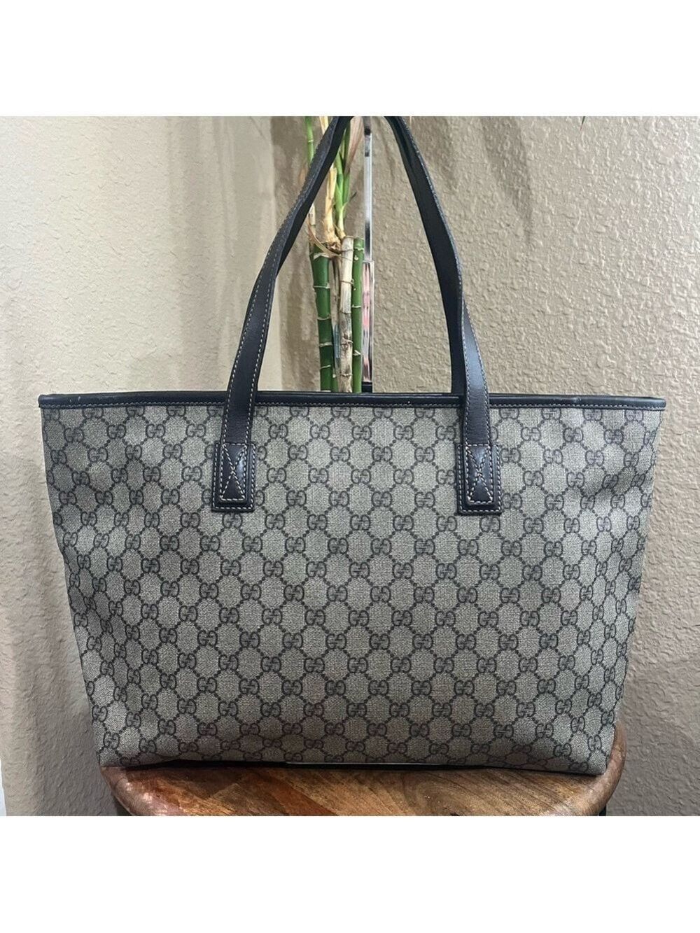 GUCCI GG SUPREME MONOGRAM TOTE - Picture 2 of 16